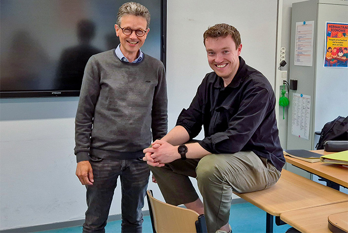 EDI op Dalton Lyceum Barendrecht_overzicht Leerlingen schrijven aan tafel in de klas