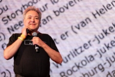 Leerling wordt door leraar aangesproken op gedrag