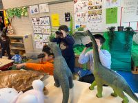 Jonge kinderen bouwen