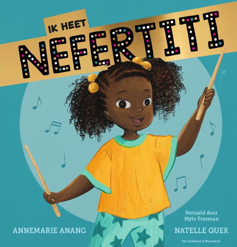 Ik heet Nefertiti Boekcover met zwart meisje in geel t-shirt en de boektitel