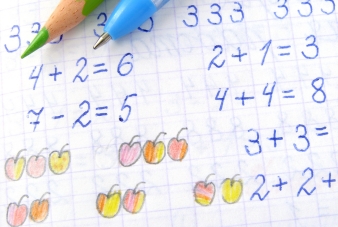 Blad met sommen en tekenningetjes