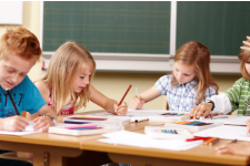 kleurende kinderen beredeneerd aanbod jonge kind